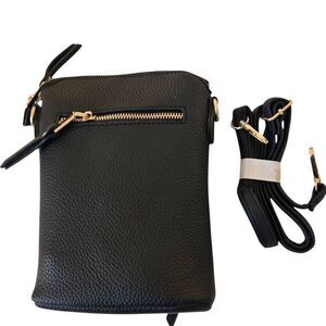 NWOT Womens Pebbled Vegan Leather Compact Travel Crossbody Bag Black Small